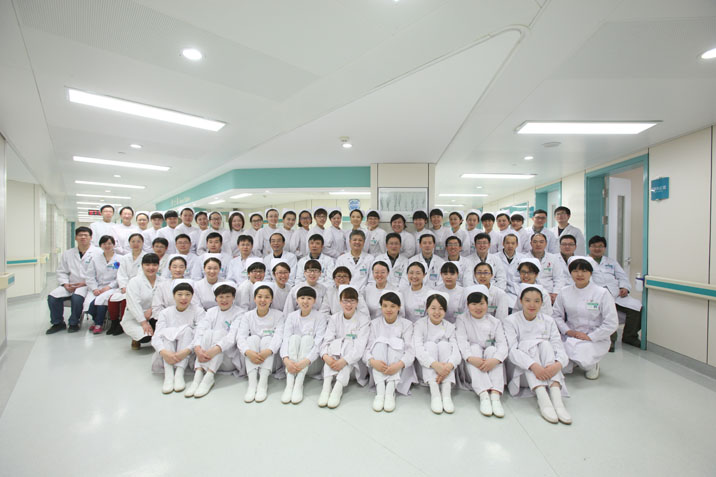 中心简介.jpg